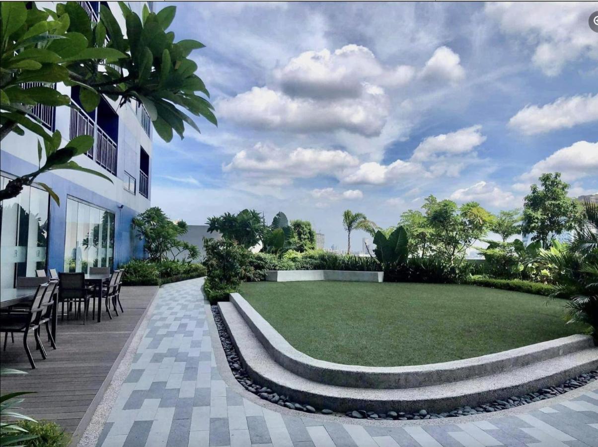 Awesome Value, Great Location Apartment Manila Exterior photo